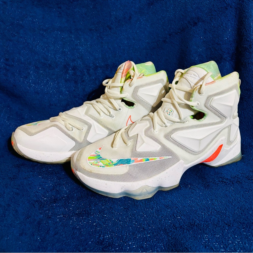 Nike LeBron 13 XIII Trece Easter GS Shoe size 9. New without the box.